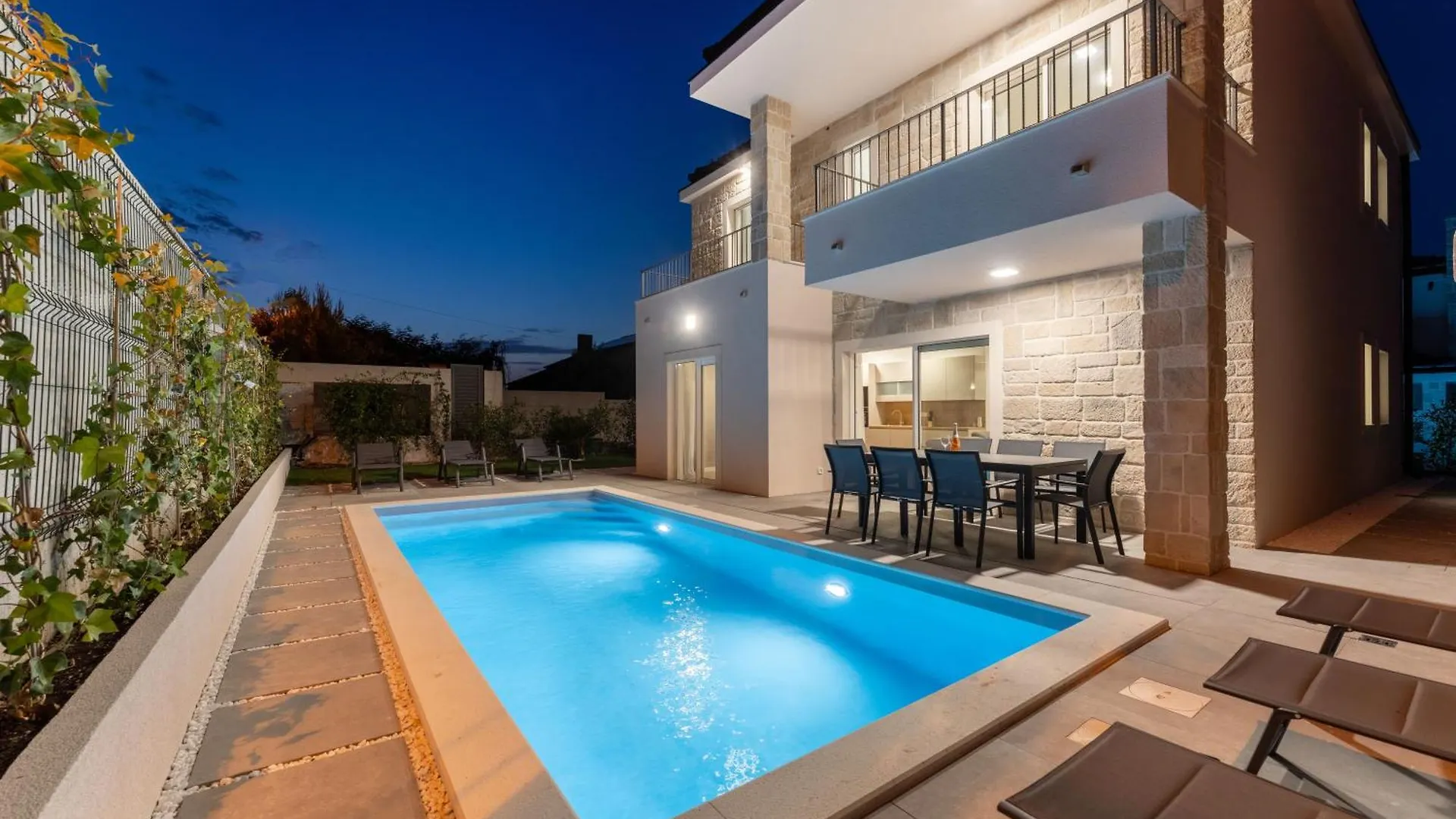Villa Casa Coral Crno 0*,